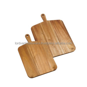 Tabla de cortar de madera rectangular, material natural, superficie pulida, para uso en la cocina - Product Image 1