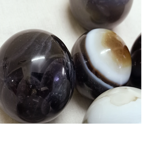 Billes en pierre d'agate faite sur mesure, plusieurs tailles à partir de 1 pouce, idéal pour les décorations intérieures et pour les magasins fournitures hydrologiques - Product Image 1