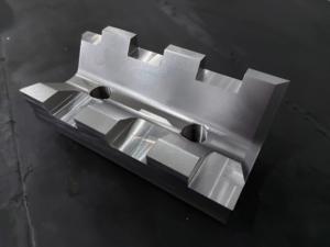 Service d'usinage de haute précision en alliage d'aluminium et en acier inoxydable, placage pour l'usinage pour des applications de perçage complexes - Product Image 3