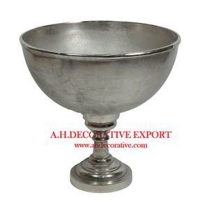 Silver Pedestal Fruits Bowl for Living Room Wholesale Supplier Metal Pedestal Footed Flower Bowl for Kitchen Use - Product Image 5