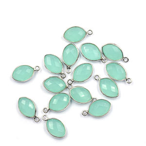 Pendentif en quartz aqua, forme marquise, serti argenté, 15 à 17 mm, avec bélière, plaqué rhodium - Product Image 1