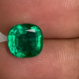 ธรรมชาติไม่ได้รับการรักษา3.45 Cts เบาะรูปร่างคุณภาพดีของแซมเบียมรกตโดย Sadiya นานาชาติ - Product Image 4