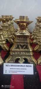 Bougeoir en laiton poli doré de style religieux pour fournitures d'église, fabriqué en métal durable - Product Image 5