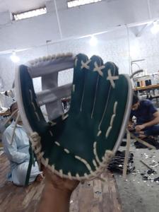Guantes Deportivos Personalizados de Cuero Vacuno para Béisbol y Sóftbol, para Infield, Outfield, Primera Base y Receptor - Product Image 4