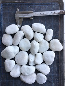 Pierres rondes blanches, 100 cm, décoratives, pour aménagement d'extérieur - Product Image 5