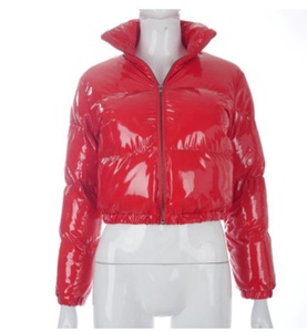 Veste zippée à bulles pour femmes OEM avec décoration brodée Caractéristiques respirantes et imperméables Doublure en polyester - Product Image 3