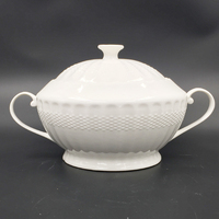 En gros 2022 Offre Spéciale Relief Blanc Porcelaine Soupière Soupe Ensemble Avec Double Oreilles