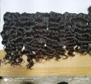 Cabello Indio Ondulado Natural 100% Sin Procesar con Cutículas Alineadas, Cabello Rizado Indio de Alta Calidad - Product Image 4