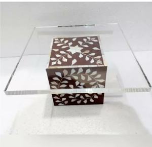 Derniers supports à gâteaux royaux incrustation de nacre en résine d'os de bois rond pour boulangers Set en métal by United Trade World - Product Image 3