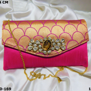 Bolso de Mano de Seda Cruda para la Noche, Diseño Étnico, Marca Craftstages International, 15.5x14cm - Product Image 1