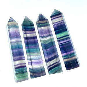 แท่งคริสตัลรูปหอคอยฟลูออไรต์สีรุ้งเกรด A + ไม้กายสิทธิ์ควอตซ์โอเบลิสก์แกะสลักด้วยมือสำหรับพลังงานบำบัดจักระ - Product Image 1