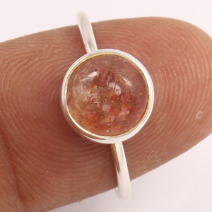 Anillos de piedra solar natural apilables, pequeño regalo del Día de San Valentín para ella, joyería naranja, boda, cabujón redondo de 8mm, Plata de Ley 925 - Product Image 2