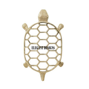 Flower Design Metal <b>Trivet</b> Gold Color Best Quality Vintage Affordable Metal <b>Trivet</b> Hotel and Restaurant Ware Fancy Metal <b>Trivet</b> - Product Image 5