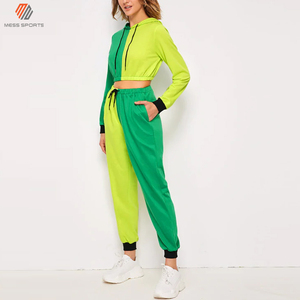 ชุดวอร์มผู้หญิงแบบ 2 ชิ้น ราคาประหยัด ผลิตตามสั่ง (OEM) – เสื้อครอปท็อปและกางเกงจ็อกเกอร์ สำหรับออกกำลังกายและสวมใส่ลำลอง - Product Image 4