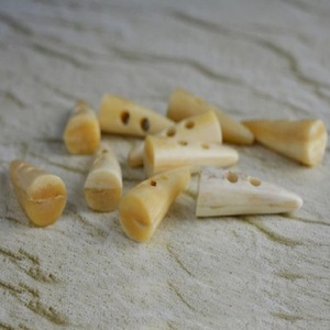 กระดุมกระดูกแท้คุณภาพพรีเมียม ดีไซน์ใหม่ ขายส่ง สำหรับเสื้อโค้ท - Product Image 1