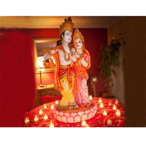 Estatua pequeña de fibra para decoración de boda, estatua pequeña de bienvenida de boda Radha Krishna - Product Image 1