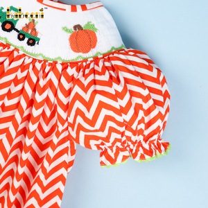 Ringraziamento con motivo smocked di <span class=keywords><strong>zucca</strong></span> su abito <span class=keywords><strong>da</strong></span> ragazza OEM ODM abiti per ragazze realizzati in Vietnam - BB1464 - Product Image 4