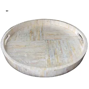 越南的高品质圆形天然珍珠母托盘，带手柄