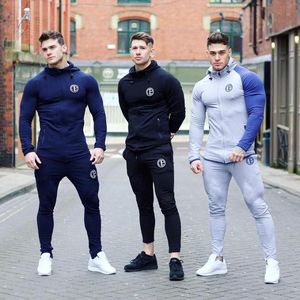 Survêtements de sport pour hommes personnalisables avec logo, vente en gros, en polyester SMART FABRIC respirant et écologique, pour la course et la gym - Product Image 3