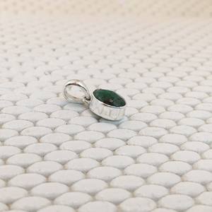 Joyería personalizada de Plata de Ley 925 para hombre, colgante de Esmeralda personalizado bonito, colgante ovalado de Esmeralda teñido con piedras preciosas de Esmeralda - Product Image 2