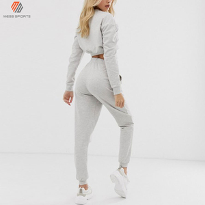 Nouvel ensemble de survêtement personnalisé pour femme 2026 – Vêtements de sport OEM en gros, design respirant, tenue décontractée d'entraînement à prix réduit, hauts courts - Product Image 3