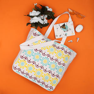 Sac fourre-tout en coton écologique avec logo personnalisé imprimé de fleurs noires nouvelle collection de sacs à provisions réutilisables pour femmes - Product Image 4