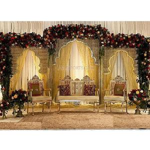 Impresionante decoración de boda, juego de sofá dorado tallado real, muebles de madera para escenario musulmán Walima, decoración de escenario de boda - Product Image 1
