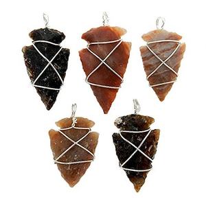 Pendentif Figurine de pointe de flèche enveloppé d'argent artisanal de qualité supérieure fabriqué à la main en Inde avec de l'énergie Feng Shui pour les bijoux spirituels - Product Image 1