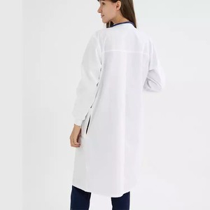 Blouse médicale à manches longues en sergé coton/polyester de haute qualité PIONEER Fashion avec détection de logo pour femme - Product Image 3