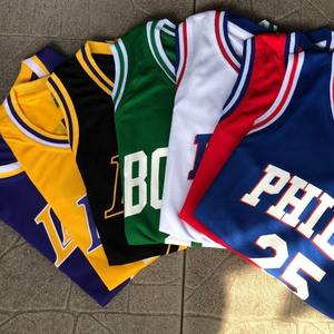 Uniformes de basket-ball personnalisés de haute qualité, avec numéros et nom d'équipe - Product Image 5