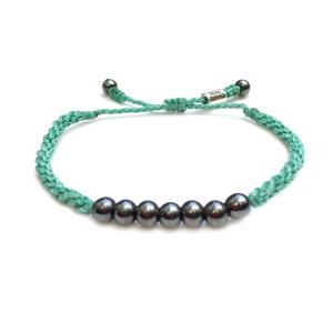 สร้อยข้อมือมิตรภาพทอมือ ความสุขทำมือ - Product Image 1