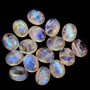 Pierre de lune bleue polie en cabochon, forme ovale naturelle, 8-16 mm, certifiée par un tiers, Inde, pour la fabrication de bijoux - Product Image 1