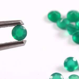 ราคาขายส่งธรรมชาติสีเขียวนิลอัญมณีตัดพลอยกลมเหลี่ยมเพชรพลอยขนาด1.5มม. ถึง4มม - Product Image 5