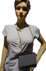 คลัทช์เรซิ่นทำมือสีขาวดำ - Product Image 2