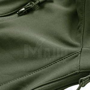 เสื้อแจ็คเก็ตแทคติคอลคุณภาพสูงจาก Majid Impex ผลิตจากผ้าฝ้ายผสมโพลีเอสเตอร์สำหรับผู้ชาย ฤดูหนาว กันน้ำ กันลม ปรับแต่งขนาด สี และโลโก้ได้ - Product Image 2