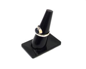 Piedra preciosa de ónix negro con forma de pera hecha a mano plateada Regalo de moda ajustable para su anillo - Product Image 4