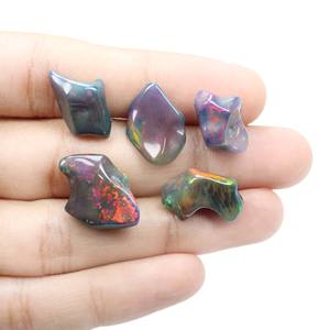 Ópalo etíope negro natural Forma áspera Lisa Piedra preciosa de ópalo etíope de Fuego Azul - Product Image 6