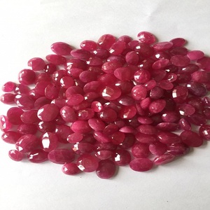 Pierre précieuse en vrac de rubis naturel ovale coupé rouge avec certificat IGI - Product Image 4