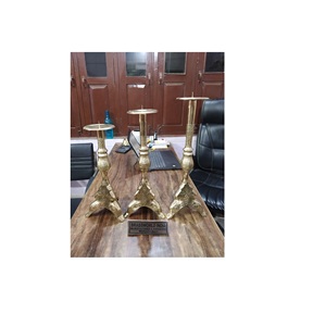 Candelabro de latón de alta calidad, suministros para Iglesia - Product Image 1