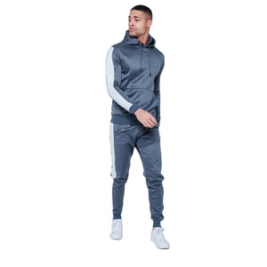 Marque personnalisée Vêtements décontractés pour hommes 100% Ensemble de survêtement en polyester Nouveau design Combinaison pour homme Pantalon de survêtement imprimé Vente en gros Jogging - Product Image 2