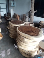 Table basse Art Déco en bois et métal pour la décoration de la maison NINNET(THAILAND) Modèle T20 Édition Anniversaire