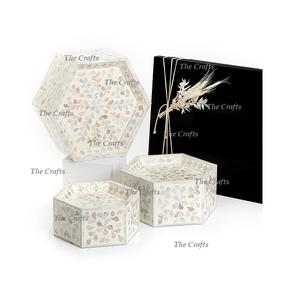 แท่นวางช็อคโกแลตไม้และไม้ถูพื้นทรงหกเหลี่ยมพร้อมชุดที่วางช็อคโกแลต3ขนาด - Product Image 5