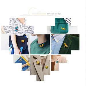 Broches y insignias bordados a mano de alta calidad personalizados, hechos a medida con hilo de oro. - Product Image 6
