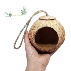Kualitas Tinggi dan Harga Bagus Rumah Burung Cocoonut/Sarang Burung Cangkang Cocoonut Terbuat dari Tempurung Kelapa Yang Baik untuk Hewan Peliharaan Anda Buatan Vietnam