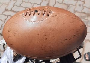 Balones de cuero de rugby vintage con logotipo personalizado para deportes de entrenamiento y exteriores hechos de goma PVC PU para promociones - Product Image 3