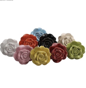 Boutons et poignées de tiroir d'armoire en céramique rose mixte pour commode de cuisine chambre entrepôt extérieur et salon utilisation en Inde-CK 240 - Product Image 1