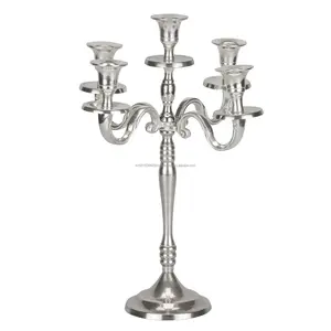 Andelabra Candelabra Pernikahan 5 Lengan Perak Selesai Lengan Logam Pernikahan Candelabra untuk Dekorasi Meja Tengah