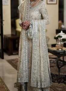 Robe élégante et évasée style indien/pakistanais, longue au sol, ornée de dabi, travail pour mariage @ 2022 - Product Image 2