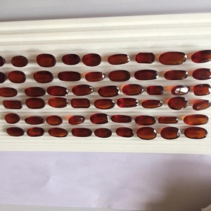 Piedra preciosa de granate natural de color rojo con certificado IGI - Product Image 3