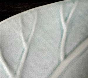 Plateau de service vert clair en métal avec design de feuille tendance, parfait pour les articles d'hôtel et les accessoires de cuisine à domicile - Product Image 6